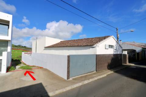 VENDA de AMPLO TERRENO com potencial para Construção - Fajã de Cima, Ponta Delgada, Ilha de São Miguel, Açores