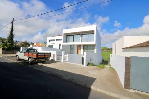 VENDA de AMPLO TERRENO com potencial para Construção - Fajã de Cima, Ponta Delgada, Ilha de São Miguel, Açores