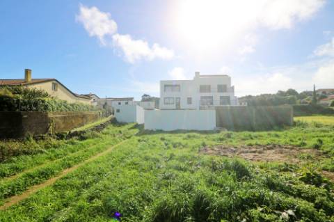 VENDA de AMPLO TERRENO com potencial para Construção - Fajã de Cima, Ponta Delgada, Ilha de São Miguel, Açores