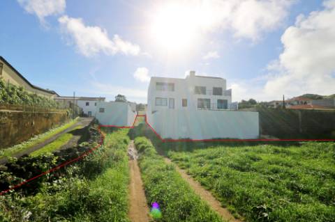 VENDA de AMPLO TERRENO com potencial para Construção - Fajã de Cima, Ponta Delgada, Ilha de São Miguel, Açores