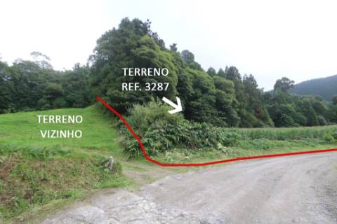 VENDA de AMPLO TERRENO rústico com pastagem e mata - Sete Cidades, Ponta Delgada, Ilha de São Miguel, Açores
