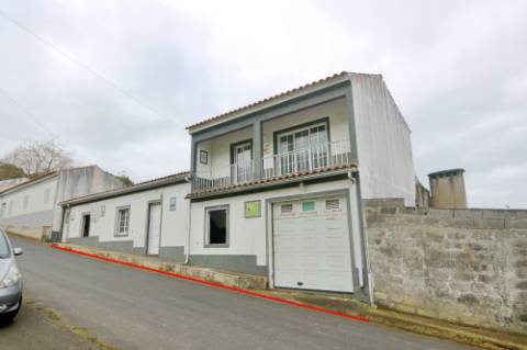 VENDA de CASA - MORADIA com vista mar - Maia, Ribeira Grande, Ilha de São Miguel, Açores