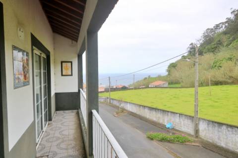 VENDA de CASA - MORADIA com vista mar - Maia, Ribeira Grande, Ilha de São Miguel, Açores