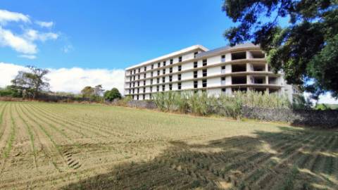 VENDA de TERRENO com potencial para construção - São José, Ponta Delgada, Ilha de São Miguel, Açores