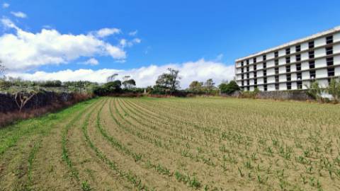 VENDA de TERRENO com potencial para construção - São José, Ponta Delgada, Ilha de São Miguel, Açores