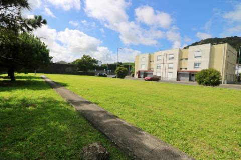 VENDA de LOTE para construção de edifício - Livramento, Ponta Delgada, Ilha de São Miguel, Açores