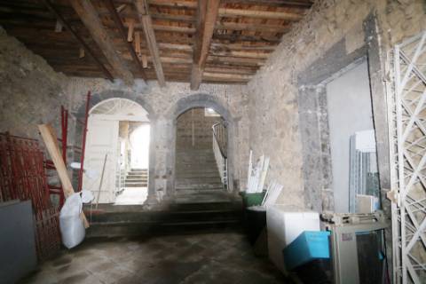 VENDA de AMPLO EDIFÍCIO/PRÉDIO no Centro Histórico de Ponta Delgada (São José), Ilha São Miguel, Açores