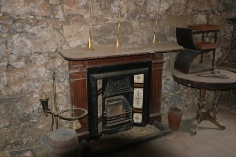 VENDA de AMPLO EDIFÍCIO/PRÉDIO no Centro Histórico de Ponta Delgada (São José), Ilha São Miguel, Açores