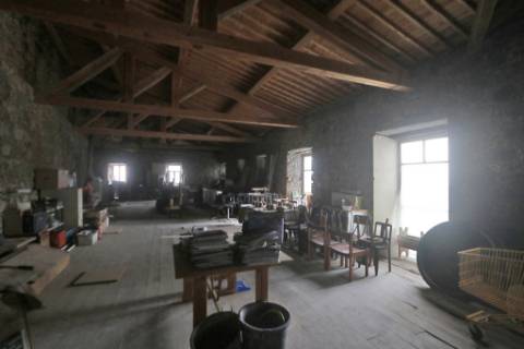 VENDA de AMPLO EDIFÍCIO/PRÉDIO no Centro Histórico de Ponta Delgada (São José), Ilha São Miguel, Açores