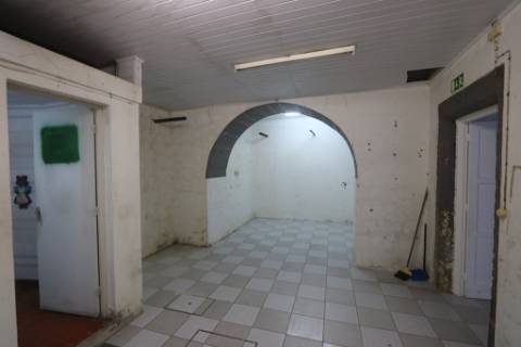 VENDA de AMPLO EDIFÍCIO/PRÉDIO no Centro Histórico de Ponta Delgada (São José), Ilha São Miguel, Açores