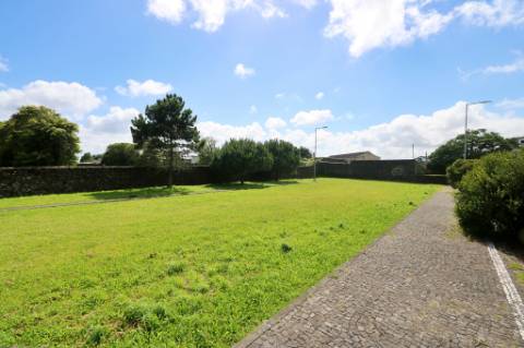 VENDA de LOTE de TERRENO para construção de edifício - Livramento, Ponta Delgada, Ilha de São Miguel, Açores