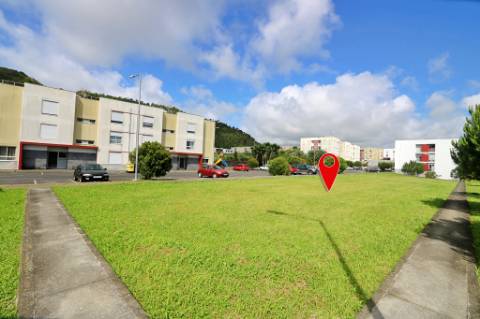 VENDA de LOTE de TERRENO para construção de edifício - Livramento, Ponta Delgada, Ilha de São Miguel, Açores
