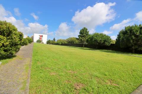 VENDA de LOTE de TERRENO para construção de edifício - Livramento, Ponta Delgada, Ilha de São Miguel, Açores