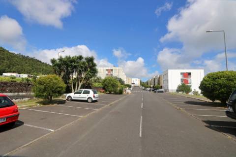 VENDA de LOTE de TERRENO para construção de edifício - Livramento, Ponta Delgada, Ilha de São Miguel, Açores