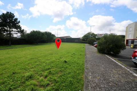 VENDA de LOTE de TERRENO para construção de edifício - Livramento, Ponta Delgada, Ilha de São Miguel, Açores