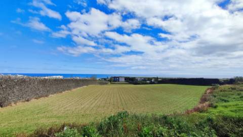 VENDA de TERRENO com potencial para construção - São José, Ponta Delgada, Ilha de São Miguel, Açores