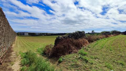VENDA de TERRENO com potencial para construção - São José, Ponta Delgada, Ilha de São Miguel, Açores