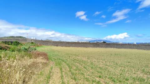 VENDA de TERRENO com potencial para construção - São José, Ponta Delgada, Ilha de São Miguel, Açores