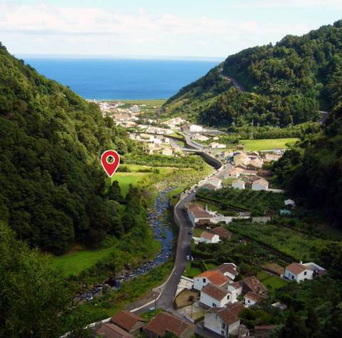 VENDA de AMPLO TERRENO RÚSTICO com mata no Faial da Terra, Povoação, Ilha de São Miguel, Açores