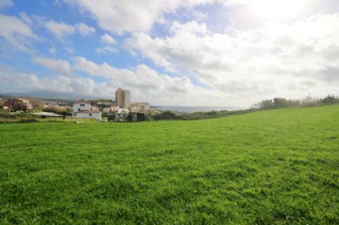 VENDA de AMPLO TERRENO junto à Praia das Milícias, com VISTA sobre o MAR, São Roque, Ponta Delgada