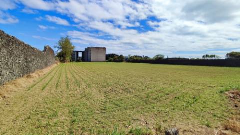 VENDA de TERRENO com potencial para Construção - São José, Ponta Delgada, Ilha de São Miguel, Açores
