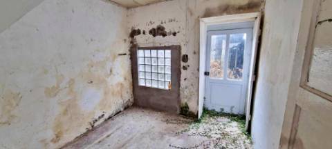 VENDA de CASA - MORADIA para reabilitar - Vila Nova, Praia da Vitória, Ilha Terceira, Açores