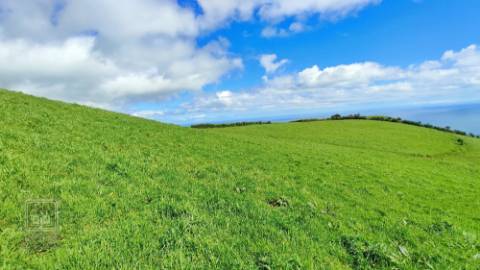 VENDA de TERRENO/PRÉDIO RÚSTICO - Freguesia de São Miguel, Vila Franca do Campo, Ilha de São Miguel, Açores