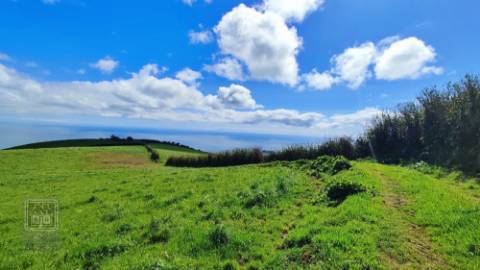 VENDA de TERRENO/PRÉDIO RÚSTICO - Freguesia de São Miguel, Vila Franca do Campo, Ilha de São Miguel, Açores