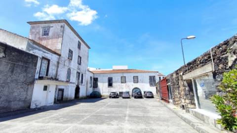 ARRENDAMENTO de Lugar de Estacionamento no centro de Ponta Delgada, ilha de São Miguel, Açores