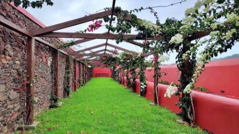 VENDA de SOLAR com empreendimento turístico rural (Casas de Campo) - Almagreira, Vila do Porto, Ilha de Santa Maria, Açores