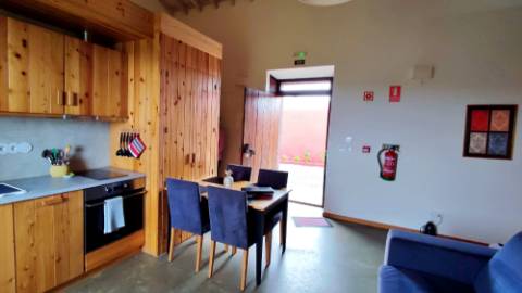 VENDA de SOLAR com empreendimento turístico rural (Casas de Campo) - Almagreira, Vila do Porto, Ilha de Santa Maria, Açores