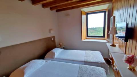 VENDA de SOLAR com empreendimento turístico rural (Casas de Campo) - Almagreira, Vila do Porto, Ilha de Santa Maria, Açores