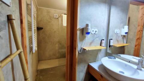 VENDA de SOLAR com empreendimento turístico rural (Casas de Campo) - Almagreira, Vila do Porto, Ilha de Santa Maria, Açores