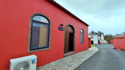 VENDA de SOLAR com empreendimento turístico rural (Casas de Campo) - Almagreira, Vila do Porto, Ilha de Santa Maria, Açores
