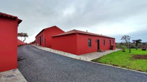 VENDA de SOLAR com empreendimento turístico rural (Casas de Campo) - Almagreira, Vila do Porto, Ilha de Santa Maria, Açores