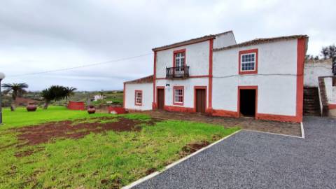 VENDA de SOLAR com empreendimento turístico rural (Casas de Campo) - Almagreira, Vila do Porto, Ilha de Santa Maria, Açores