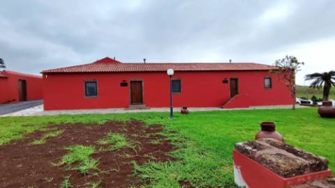 VENDA de SOLAR com empreendimento turístico rural (Casas de Campo) - Almagreira, Vila do Porto, Ilha de Santa Maria, Açores