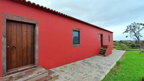 VENDA de SOLAR com empreendimento turístico rural (Casas de Campo) - Almagreira, Vila do Porto, Ilha de Santa Maria, Açores