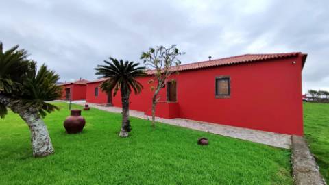 VENDA de SOLAR com empreendimento turístico rural (Casas de Campo) - Almagreira, Vila do Porto, Ilha de Santa Maria, Açores
