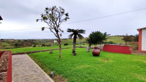 VENDA de SOLAR com empreendimento turístico rural (Casas de Campo) - Almagreira, Vila do Porto, Ilha de Santa Maria, Açores
