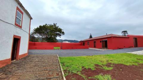 VENDA de SOLAR com empreendimento turístico rural (Casas de Campo) - Almagreira, Vila do Porto, Ilha de Santa Maria, Açores