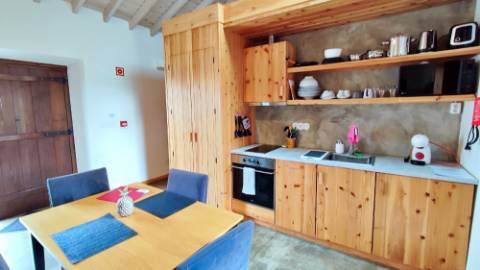 VENDA de SOLAR com empreendimento turístico rural (Casas de Campo) - Almagreira, Vila do Porto, Ilha de Santa Maria, Açores