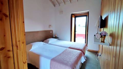 VENDA de SOLAR com empreendimento turístico rural (Casas de Campo) - Almagreira, Vila do Porto, Ilha de Santa Maria, Açores