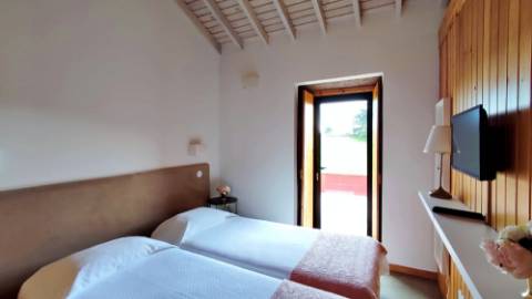 VENDA de SOLAR com empreendimento turístico rural (Casas de Campo) - Almagreira, Vila do Porto, Ilha de Santa Maria, Açores