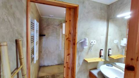 VENDA de SOLAR com empreendimento turístico rural (Casas de Campo) - Almagreira, Vila do Porto, Ilha de Santa Maria, Açores