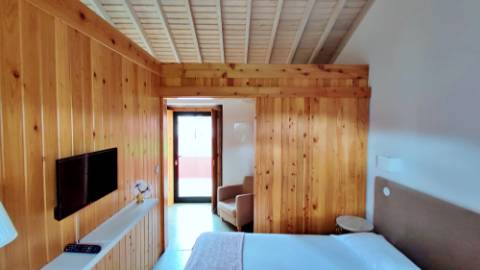 VENDA de SOLAR com empreendimento turístico rural (Casas de Campo) - Almagreira, Vila do Porto, Ilha de Santa Maria, Açores