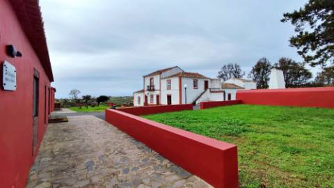 VENDA de SOLAR com empreendimento turístico rural (Casas de Campo) - Almagreira, Vila do Porto, Ilha de Santa Maria, Açores