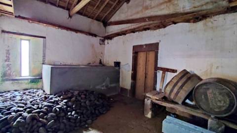 VENDA de SOLAR com empreendimento turístico rural (Casas de Campo) - Almagreira, Vila do Porto, Ilha de Santa Maria, Açores