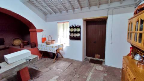 VENDA de SOLAR com empreendimento turístico rural (Casas de Campo) - Almagreira, Vila do Porto, Ilha de Santa Maria, Açores