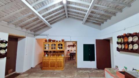 VENDA de SOLAR com empreendimento turístico rural (Casas de Campo) - Almagreira, Vila do Porto, Ilha de Santa Maria, Açores